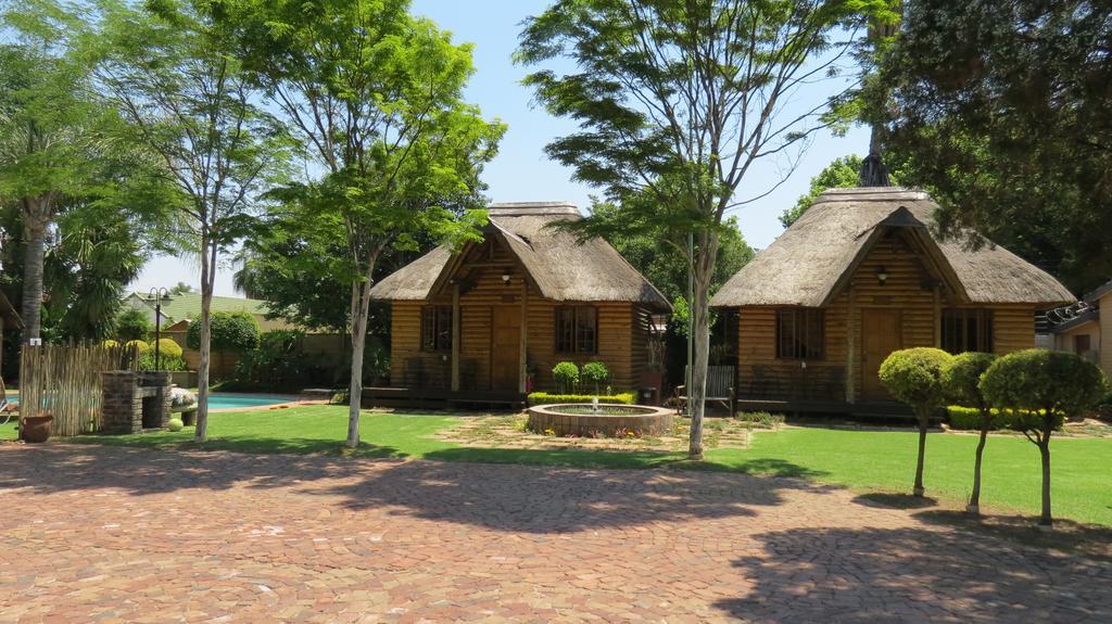 Ciara Guesthouse Pretoria-Noord Esterno foto