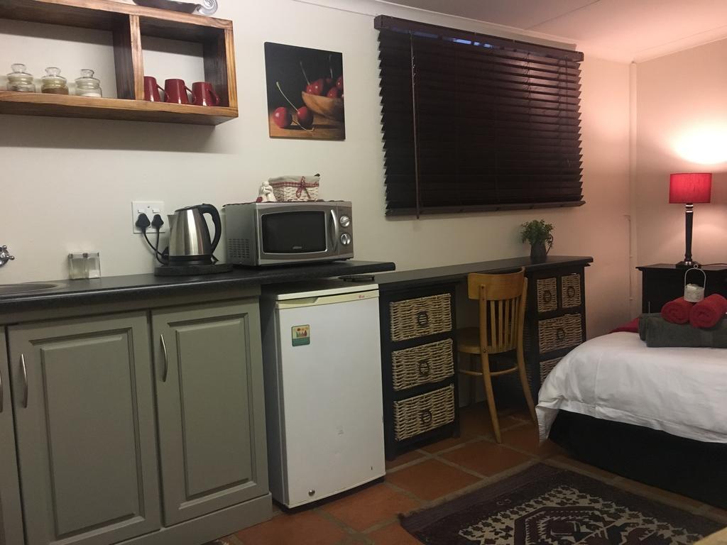 Ciara Guesthouse Pretoria-Noord Esterno foto