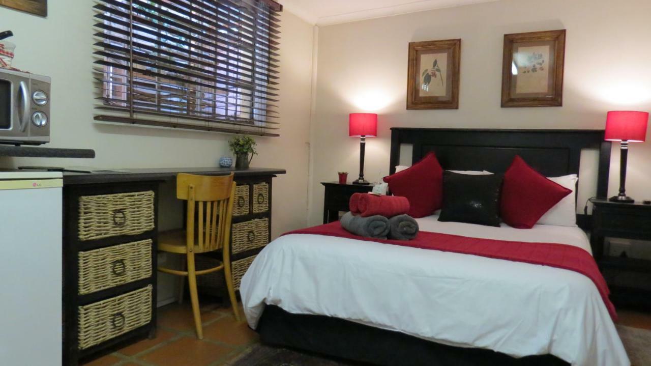 Ciara Guesthouse Pretoria-Noord Esterno foto