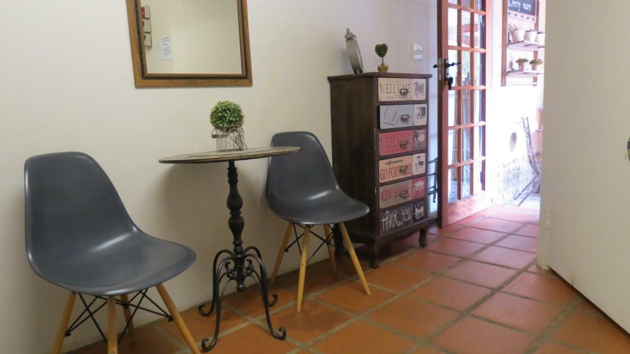 Ciara Guesthouse Pretoria-Noord Esterno foto