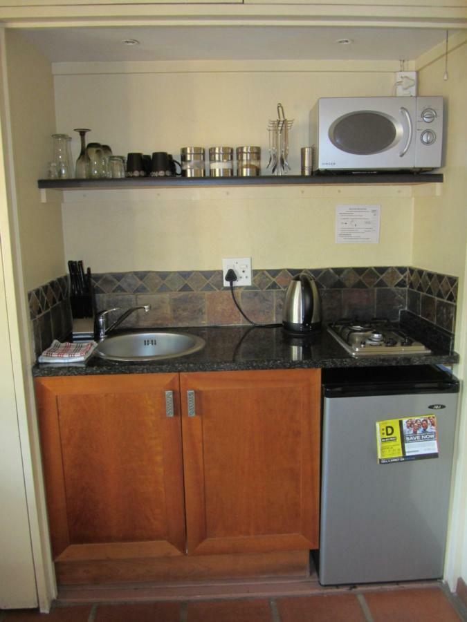 Ciara Guesthouse Pretoria-Noord Esterno foto