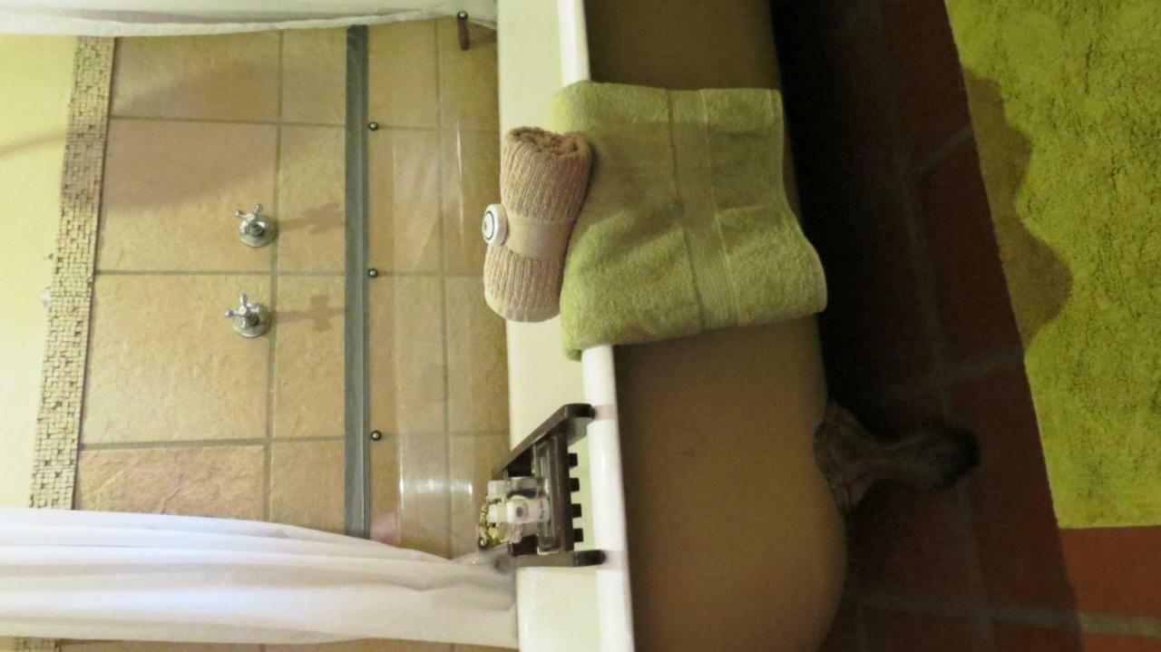 Ciara Guesthouse Pretoria-Noord Esterno foto