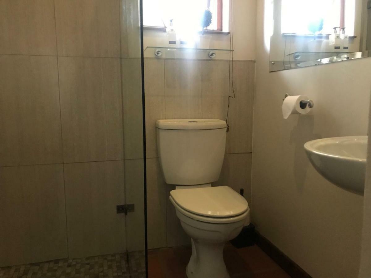 Ciara Guesthouse Pretoria-Noord Esterno foto